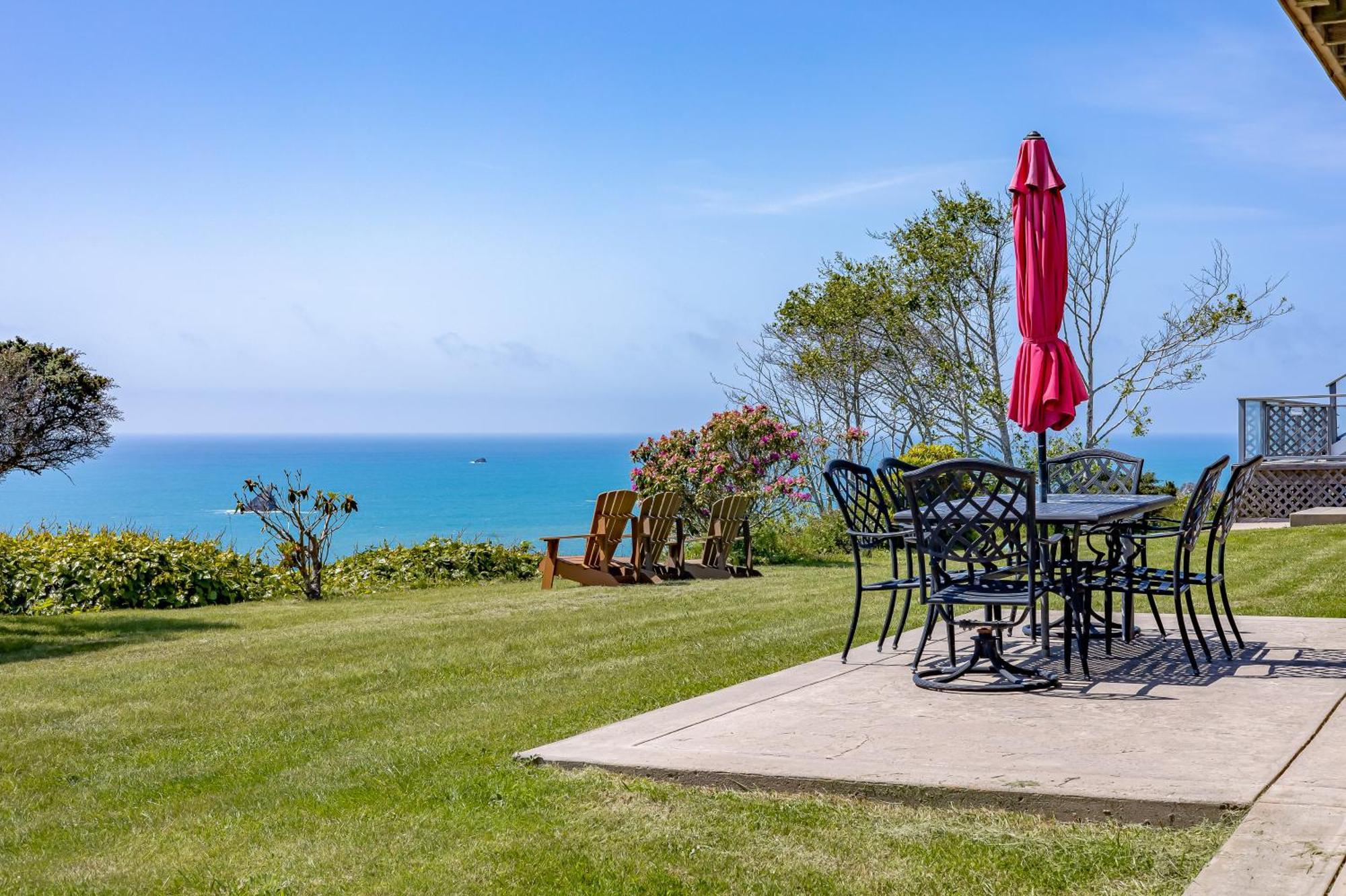 Whale Rock Suites Trinidad Room photo
